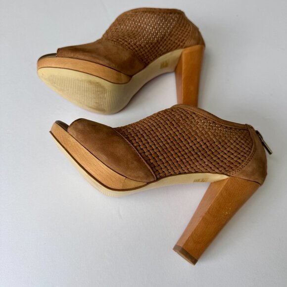 Banana Republic Tan Brown Woven Suede Peep Toe Ankle Bootie Heels Size 6 - Picture 6 of 15